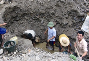 Tôi đi đào quặng thổ phỉ - 1 Tôi đi đào quặng thổ phỉ - 1