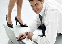 Người đẹp làm “tướng” trong công sở - 1 Người đẹp làm “tướng” trong công sở - 1