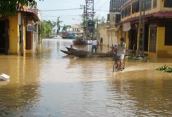 Bão số 6 gây thiệt hại gần 10.000 tỷ đồng - 2