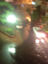 Hà Nội xuất hiện mưa đá bất thường - 1 Hà Nội xuất hiện mưa đá bất thường - 1