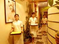 Những cô gái làm nghề “nhạy cảm” - 1