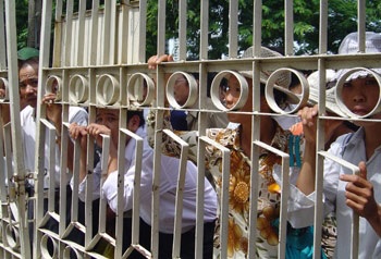 Buồn - vui sau môn thi đầu tiên - 1 Buồn - vui sau môn thi đầu tiên - 1