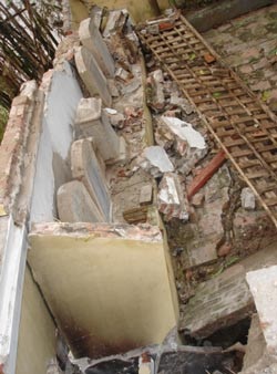 Đất lở, tượng… “lo” - 3 Đất lở, tượng… “lo” - 3