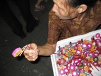 Trung thu phố cổ: Thiếu vắng đồ chơi dân gian  - 8