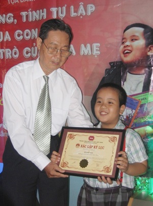 “Dịch giả tí hon” Đỗ Nhật Nam ra mắt bộ sách đầu tay - 1 “Dịch giả tí hon” Đỗ Nhật Nam ra mắt bộ sách đầu tay - 1