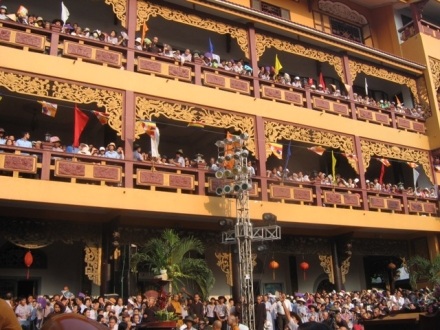 Chen vai đi xem tượng Phật ngọc - 11