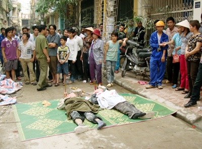Hà Nội: Sập nhà đè chết và bị thương 3 người - 2 Hà Nội: Sập nhà đè chết và bị thương 3 người - 2