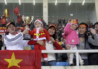 Phút ăn mừng chiến thắng của “tân vương” Việt Nam - 15 Phút ăn mừng chiến thắng của “tân vương” Việt Nam - 15