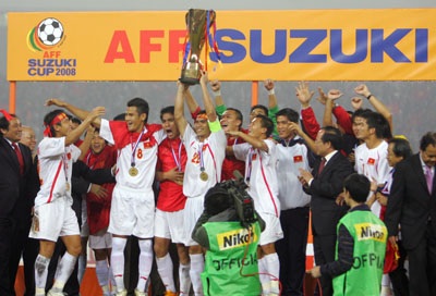 Phút ăn mừng chiến thắng của “tân vương” Việt Nam - 3