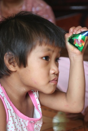 Bé Hảo tinh nghịch trong ngày đầu năm mới  - 2