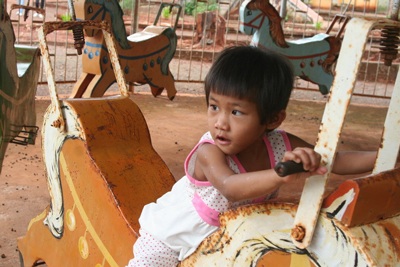 Bé Hảo tinh nghịch trong ngày đầu năm mới  - 3