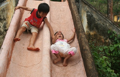 Bé Hảo tinh nghịch trong ngày đầu năm mới  - 7