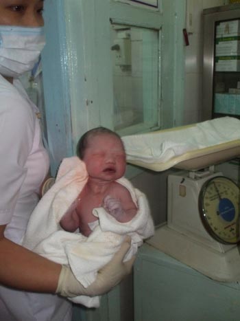 Chào đón những công dân đầu tiên của năm 2009 - 2 Chào đón những công dân đầu tiên của năm 2009 - 2