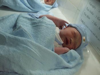 Chào đón những công dân đầu tiên của năm 2009 - 4 Chào đón những công dân đầu tiên của năm 2009 - 4