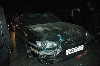 Xe tải đâm 6 xe con, 4 người chết tại chỗ - 4