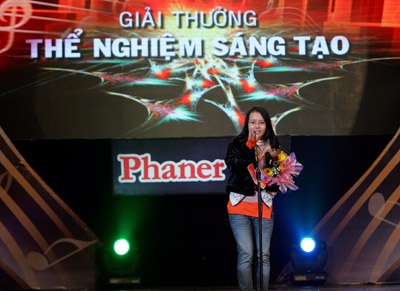 Nhiều giải thưởng và nhiều… ấp úng! - 8 Nhiều giải thưởng và nhiều… ấp úng! - 8