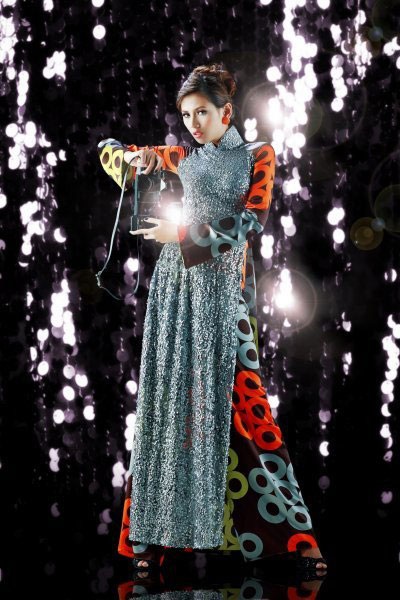 Chân dài Võ Hoàng Yến lên kế hoạch “lấn sân” ca hát - 3 Chân dài Võ Hoàng Yến lên kế hoạch “lấn sân” ca hát - 3