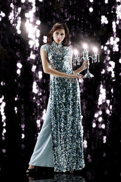 Chân dài Võ Hoàng Yến lên kế hoạch “lấn sân” ca hát - 4 Chân dài Võ Hoàng Yến lên kế hoạch “lấn sân” ca hát - 4