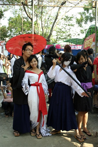 Hớn hở với “món” Cosplay - 4