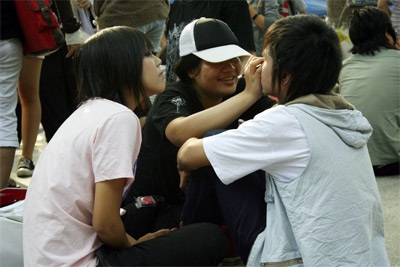 Hớn hở với “món” Cosplay - 1