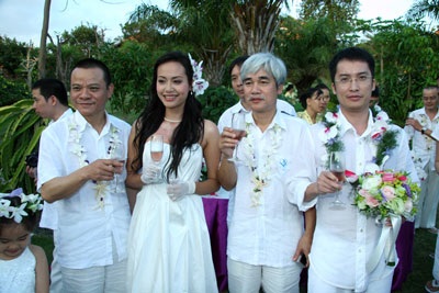 Chùm ảnh: Hồng Ánh - ngày ngọt ngào cùng chồng - 7 Chùm ảnh: Hồng Ánh - ngày ngọt ngào cùng chồng - 7