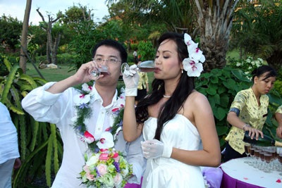 Chùm ảnh: Hồng Ánh - ngày ngọt ngào cùng chồng - 4 Chùm ảnh: Hồng Ánh - ngày ngọt ngào cùng chồng - 4