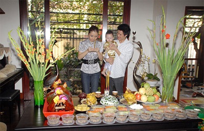 Chùm ảnh: Lễ thôi nôi con trai Quang Dũng và Jennifer Phạm - 2 Chùm ảnh: Lễ thôi nôi con trai Quang Dũng và Jennifer Phạm - 2