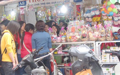 “Tự sướng” với Valentine  - 1