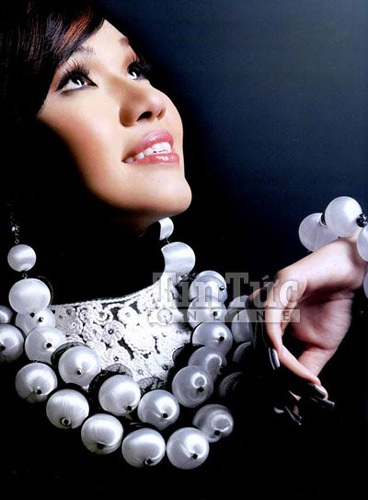 “Cô nàng khủng long” bước vào nghề người mẫu - 2 “Cô nàng khủng long” bước vào nghề người mẫu - 2