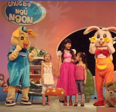 Tiết lộ về “chị Kính Hồng” Quỳnh Anh  - 2