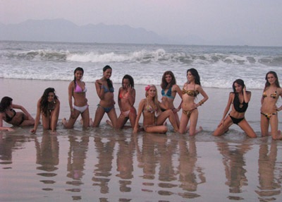Chiêm ngưỡng người đẹp các châu lục trình diễn bikini - 10