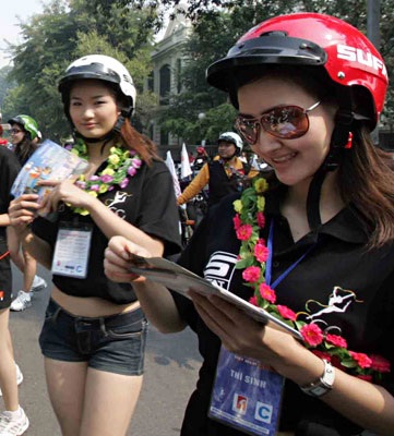 Báo chí nước ngoài viết về quy định đội mũ bảo hiểm ở Việt Nam - 1 Báo chí nước ngoài viết về quy định đội mũ bảo hiểm ở Việt Nam - 1