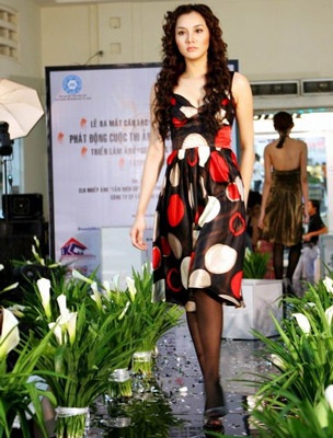 Chọn đầm đẹp đi… dự tiệc! - 10 Chọn đầm đẹp đi… dự tiệc! - 10