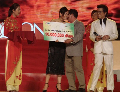 Chùm ảnh đêm Gala trao giải Album vàng 2007 - 9 Chùm ảnh đêm Gala trao giải Album vàng 2007 - 9