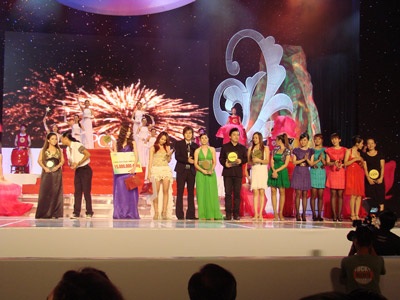 Chùm ảnh đêm Gala trao giải Album vàng 2007 - 10 Chùm ảnh đêm Gala trao giải Album vàng 2007 - 10