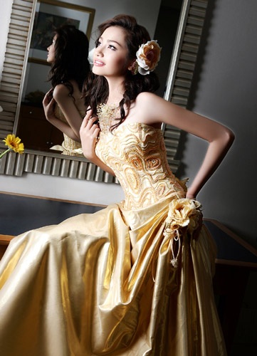 Miss Cu-ba đoạt giải Người mặc trang phục dân tộc đẹp nhất - 1