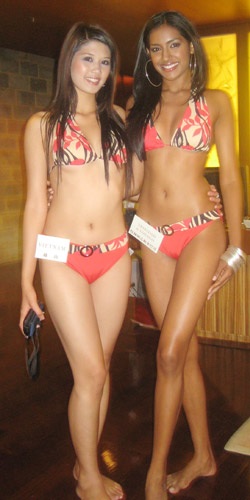 Minh Thu bán đấu giá từ thiện áo dài thêu hoạ tiết Vịnh Hạ Long - 2