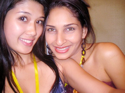 Minh Thu bán đấu giá từ thiện áo dài thêu hoạ tiết Vịnh Hạ Long - 8