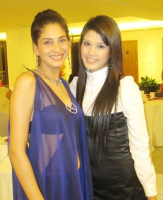 Minh Thu bán đấu giá từ thiện áo dài thêu hoạ tiết Vịnh Hạ Long - 9