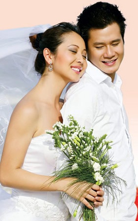 Hoa hậu Jennifer Phạm: “Đôi mắt đã “phản bội” tôi” - 1 Hoa hậu Jennifer Phạm: “Đôi mắt đã “phản bội” tôi” - 1