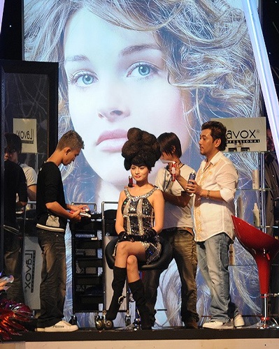 Hoa hậu Thùy Lâm và các “chân dài” hội tụ trong “Chuyện của Tóc” - 5