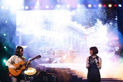 Hai “Hà” đẹp trên sân khấu “Những mùa đông yêu dấu” - 2 Hai “Hà” đẹp trên sân khấu “Những mùa đông yêu dấu” - 2