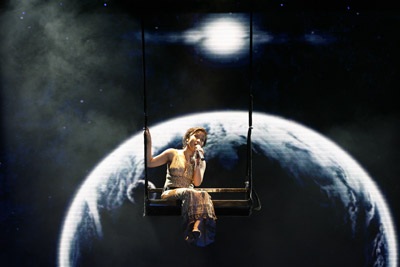 Hai “Hà” đẹp trên sân khấu “Những mùa đông yêu dấu” - 10 Hai “Hà” đẹp trên sân khấu “Những mùa đông yêu dấu” - 10