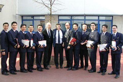 Cuộc phiêu lưu của chàng cơ phó 8X  - 1