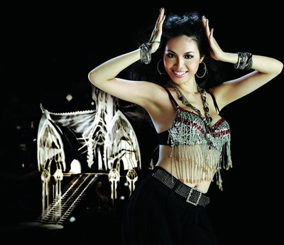 Chùm ảnh đẹp của “chân dài hát” Nguyễn Ngân Hà  - 4