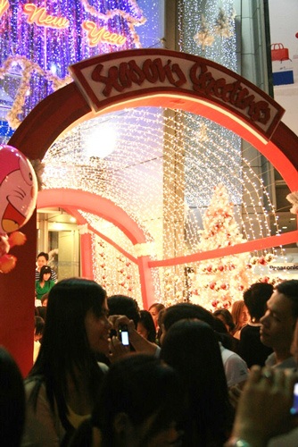 Noel này, hẹn hò ta đi ngắm phố phường… - 2