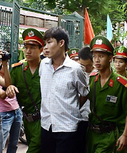 7 sự kiện ồn ào nhất làng showbiz Việt 2007 - 3