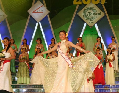 “Em tự hào vì mình là người Dân tộc Tày…” - 1 “Em tự hào vì mình là người Dân tộc Tày…” - 1