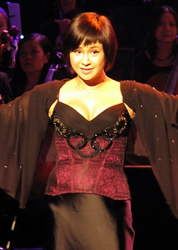 Thanh Lam: “Tôi là người sống xả thân cho tình yêu” - 1