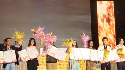 Võ Hạ Trâm trở thành Ngôi sao tiếng hát truyền hình 2007 - 2 Võ Hạ Trâm trở thành Ngôi sao tiếng hát truyền hình 2007 - 2